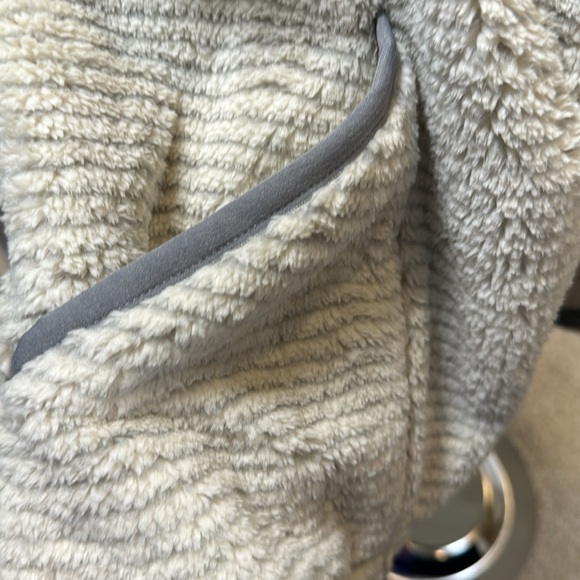 The North Face Girls OSO Striped Vintage White Hooded Fleece Jacket Medium 10-12 - Picture 12 of 12